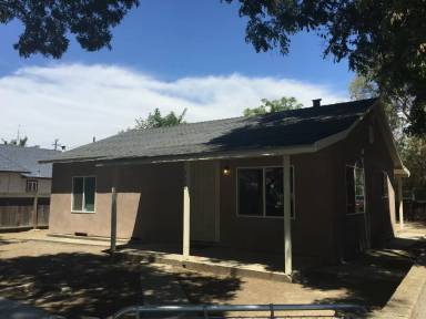 Main picture of 226 S 3rd St
