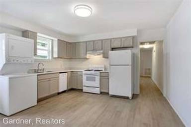 Main picture of 833 Helios Ave