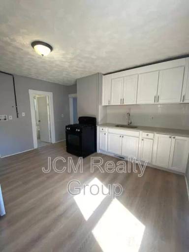 Main picture of 66 Elmont St