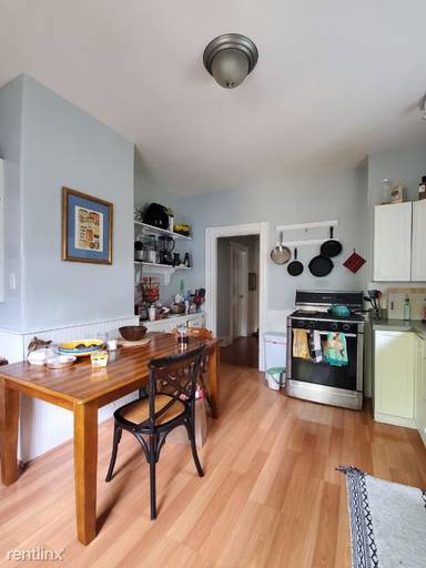 Main picture of 77 Wenham St