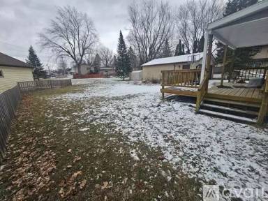 Main picture of 6007 Lake St