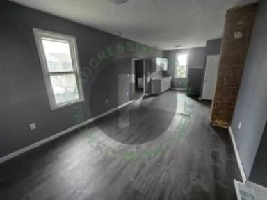 Main picture of 7040 Roy Ave