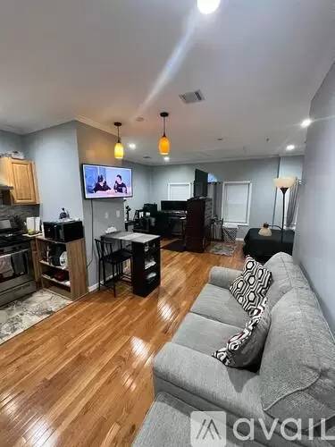 Main picture of 2025 Bergenline Ave