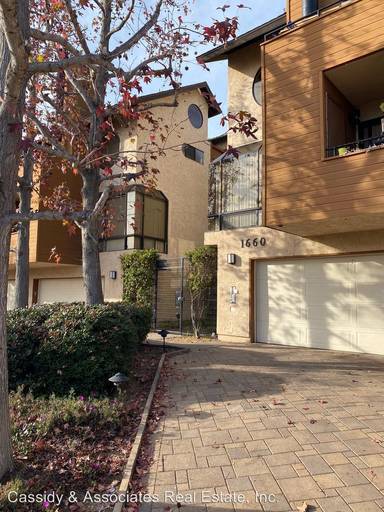 Main picture of 1660 Chalcedony St