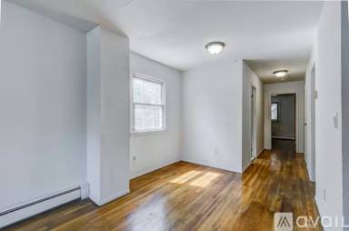 Main picture of 36 W 56th St