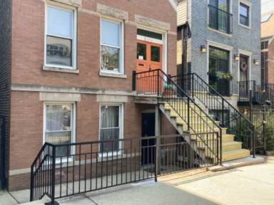 Main picture of 2334 N Leavitt St