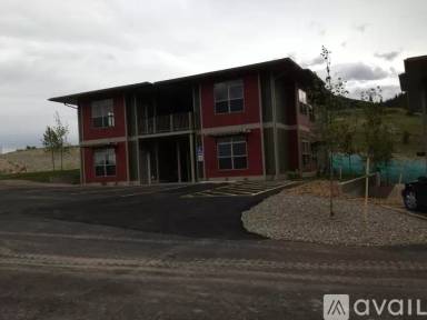 Main picture of 2880 Overlook Blvd