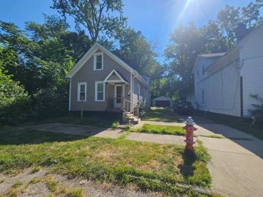 Main picture of 1401 E 61st St