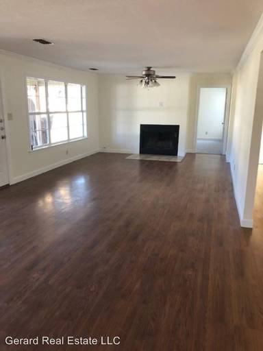 Main picture of 2341 Moore St