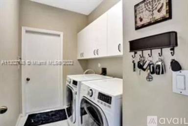Main picture of 2621 Oakbrook Ln