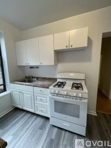Main picture of 515 W 111th St