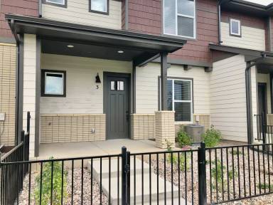 Main picture of 808 Schlagel St