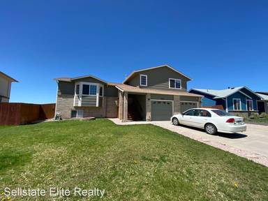 Main picture of 7406 Sue Ln