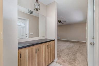 Main picture of 2863 Corbusier Dr