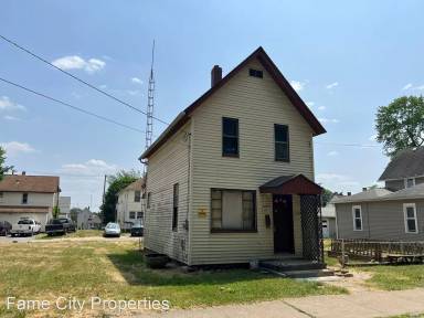 Main picture of 430 Lawn Ave NW