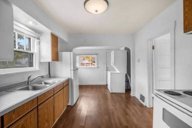 Main picture of 2337 W Kiernan Ave