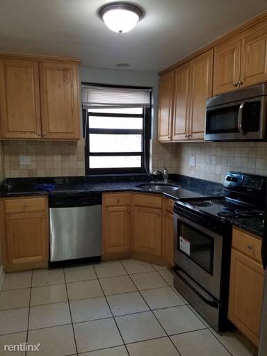 Main picture of 7320 N Ridge Blvd