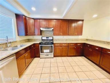 Main picture of 28208 Ridgepoint Ct