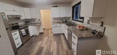 Main picture of 1515 W 1st St