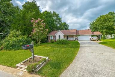 Main picture of 6111 Blue Ash Dr