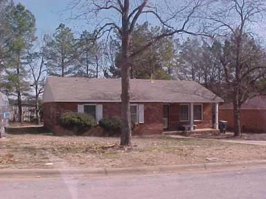 Main picture of 304 Lake Dr