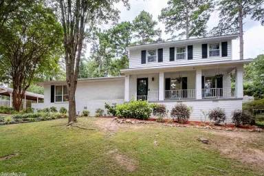 Main picture of 17 Red Maple Ct