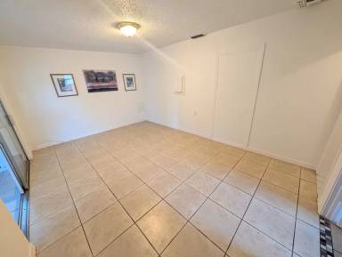 Main picture of 1818 Rhoades Ter