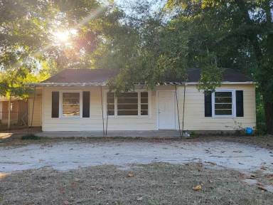 Main picture of 107 Smith Pl