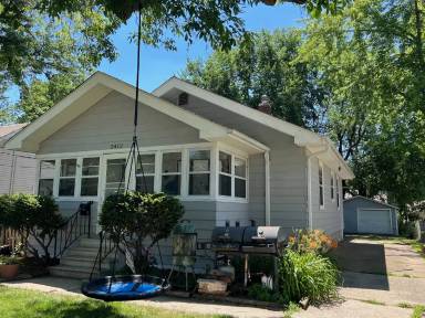 Main picture of 2412 45th St