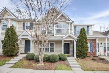 Main picture of 2572 Brackley Pl NW