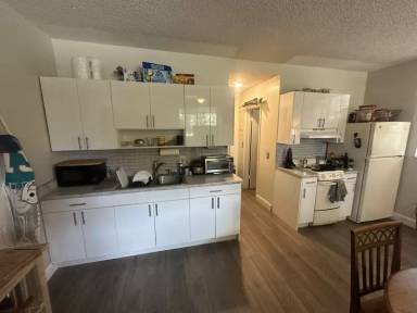 Main picture of 200 Whitethorn Dr
