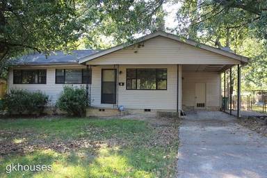 Main picture of 18 Fairmont Dr