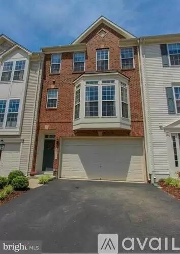 Main picture of 25417 Elm Ter