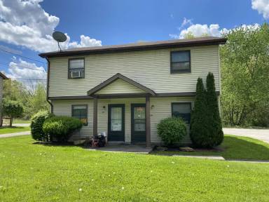 Main picture of 622 N Four Mile Run Rd