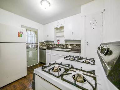 Main picture of 1405 E Avenue G