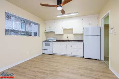 Main picture of 555 S 10th St