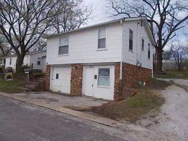 Main picture of 626 1/2 Delaware St