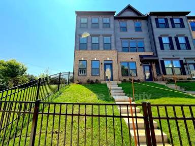 Main picture of 1520 Samuel St