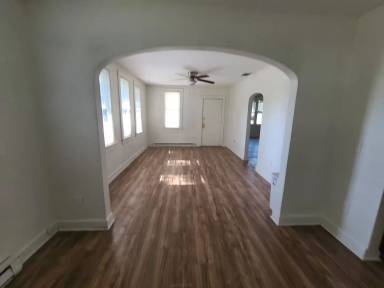 Main picture of 1060 18th Ave S
