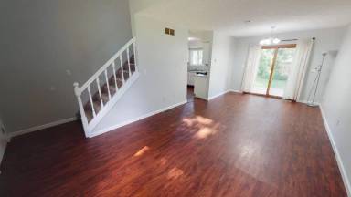 Main picture of 3025 Charing Cross Rd