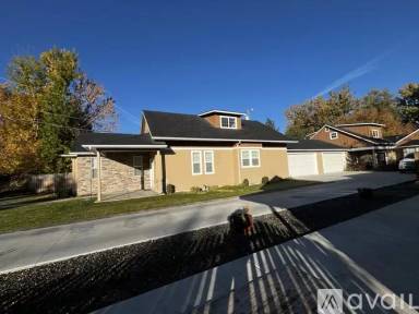 Main picture of 4940 W Willow Ln