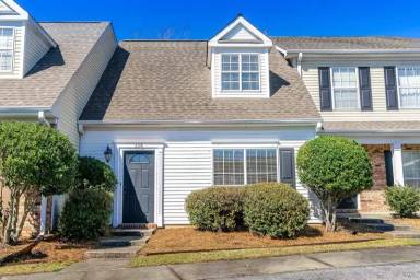 Main picture of 208 Jefferson Pl