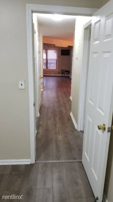 Main picture of 16 Poplar St