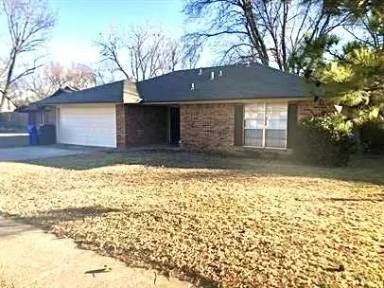 Main picture of 2124 Whiteoak Cir