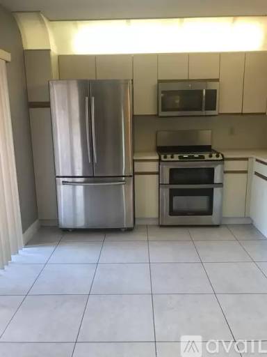 Main picture of 1426 W Harmony Lake Cir