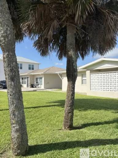 Main picture of 2702 S Atlantic Ave