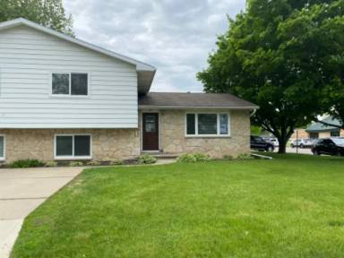 Main picture of 875 Lincoln Ave