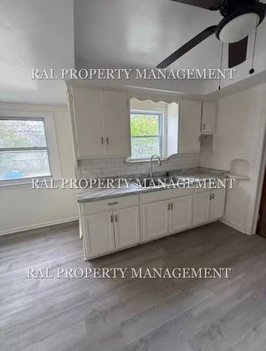 Main picture of 16115 Delrey Ave