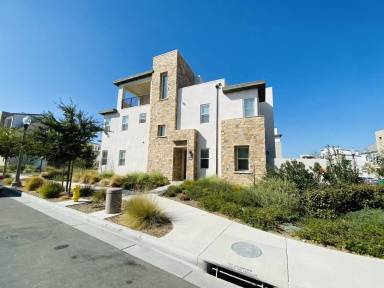 Main picture of 172 Crossover