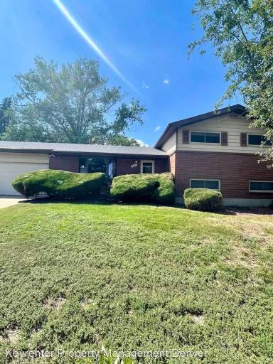 Main picture of 10451 Livingston Dr